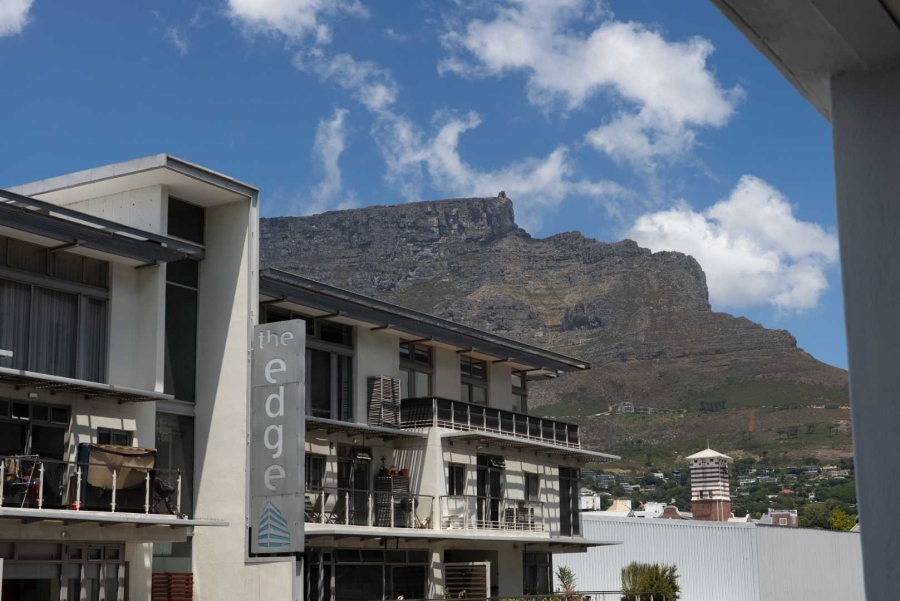 2 Bedroom Property for Sale in Gardens Western Cape